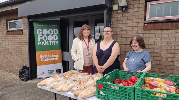 Councillor Anita Cherryholme With Volunteers At Good Food Pantry Bettahomes Cudworth
